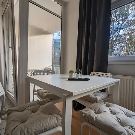 Aparts 2-zimmer Mit Balkon In Apartment Ludwigsfelde